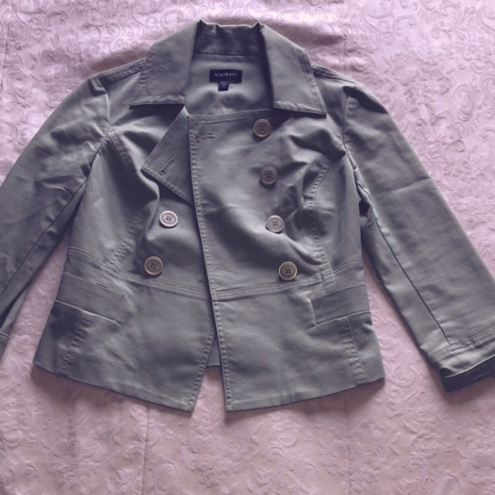 Gorgeous Pastel Green BeBe Blazer 4